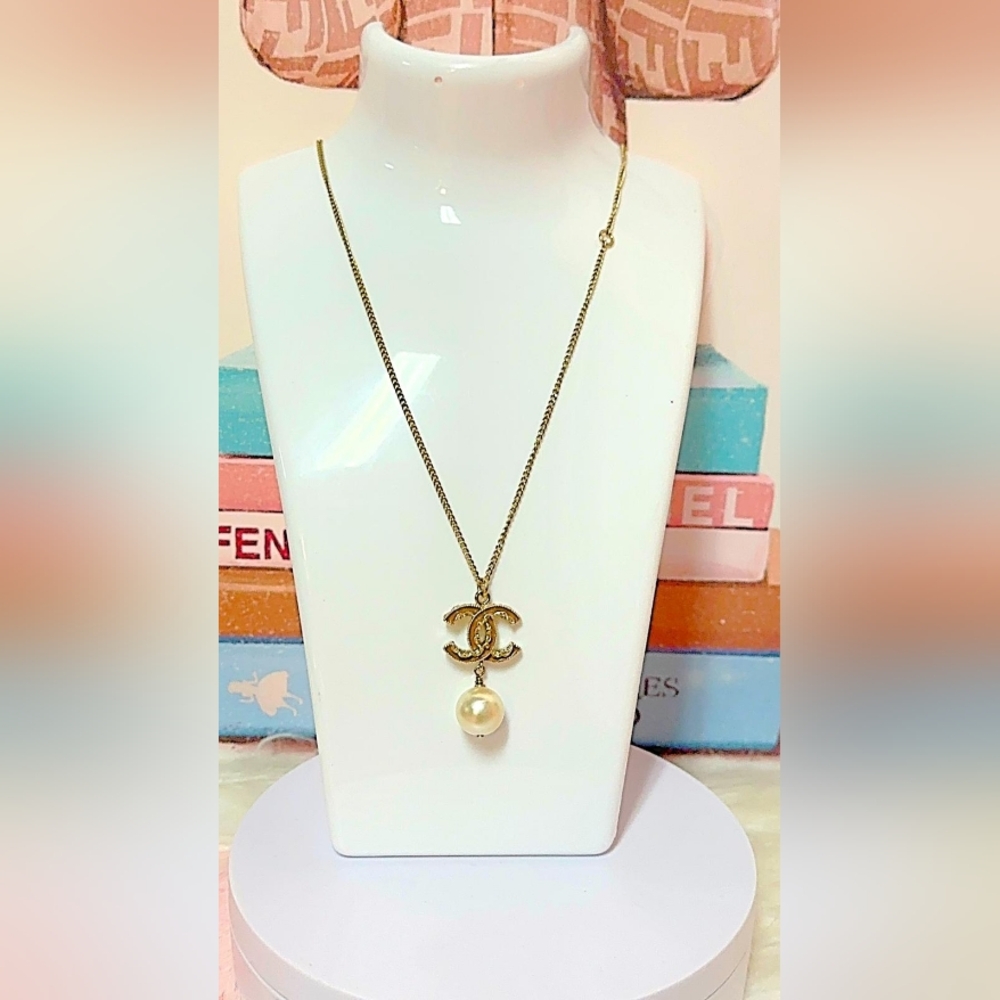 CHANEL COCO MARK GOLD TONE CHAIN PENDANT